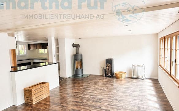 Immobilie in Brienzwiler - Traditionelles, angebautes Einfamilien-Ferienhaus mit alpinem Charm - Bild 2