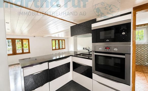 Immobilie in Brienzwiler - Traditionelles, angebautes Einfamilien-Ferienhaus mit alpinem Charm - Bild 3