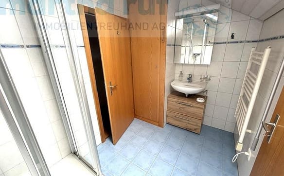 Immobilie in Brienzwiler - Traditionelles, angebautes Einfamilien-Ferienhaus mit alpinem Charm - Bild 9