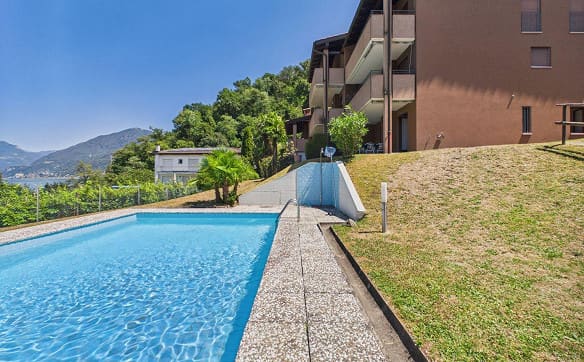 Immobilie in Brusino Arsizio - Meraviglioso angolo di vacanza con vista lago e piscina | Traumhaft... - Bild 0