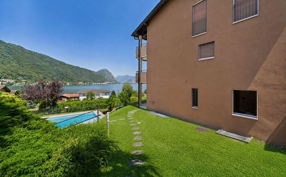 Immobilie in Brusino Arsizio - Meraviglioso angolo di vacanza con vista lago e piscina | Traumhaft... - Bild 12