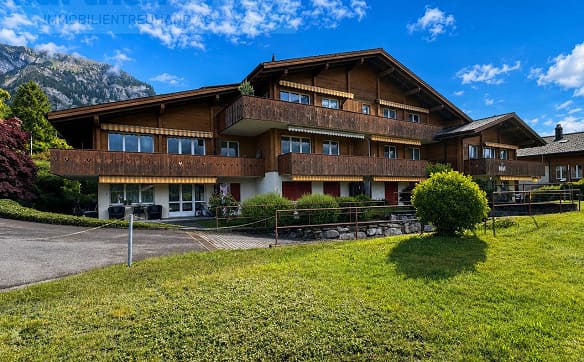 Immobilie in Brienz Be - grosszügige 4.5-Zimmer-Wohnung im Erdgeschoss - Bild 0