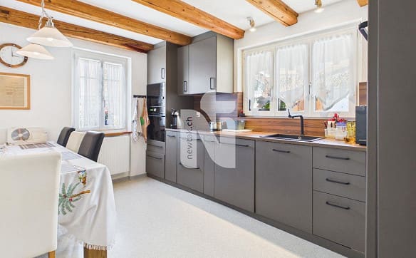 Immobilie in Tenniken - Dorf Idylle, Zentral, viel Potenzial und mit 2.5 Zimmer Einliegerwo... - Bild 2