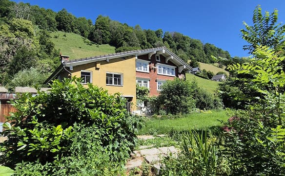Immobilie in Alt St. Johann - Wohnhaus mit freistehender Doppelgarage und Gartenanlage - Bild 0