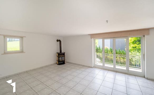 Immobilie in Cortébert - Fehr Immobilien - Komfortable 4.5-Zi.-Wohnung an idyllischer Lage - Bild 1