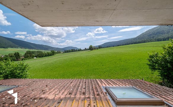 Immobilie in Cortébert - Fehr Immobilien - Komfortable 4.5-Zi.-Wohnung an idyllischer Lage - Bild 10