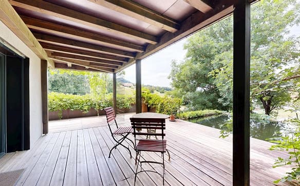 Immobilie in Niedermuhlern - Modernes Wohnen im Grünen: 6.5 Zimmer Haus mit Schwimmteich - Bild 1