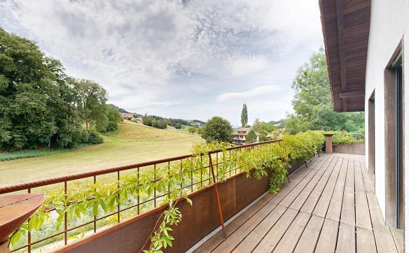 Immobilie in Niedermuhlern - Modernes Wohnen im Grünen: 6.5 Zimmer Haus mit Schwimmteich - Bild 2