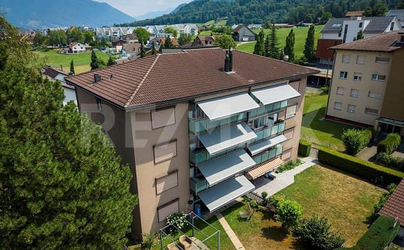 Immobilie in Buttikon Sz - 4.5-Zimmer-Wohnung mit sonnigem Balkon und hochwertiger Ausstattung... - Bild 0