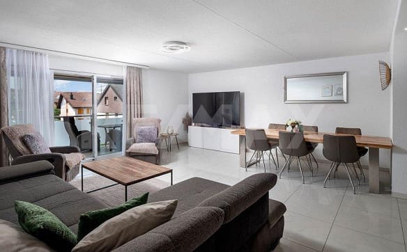Immobilie in Buttikon Sz - 4.5-Zimmer-Wohnung mit sonnigem Balkon und hochwertiger Ausstattung... - Bild 1