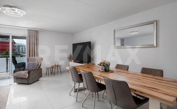 Immobilie in Buttikon Sz - 4.5-Zimmer-Wohnung mit sonnigem Balkon und hochwertiger Ausstattung... - Bild 10