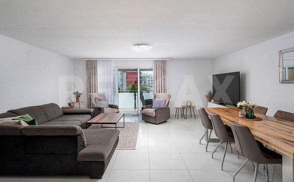 Immobilie in Buttikon Sz - 4.5-Zimmer-Wohnung mit sonnigem Balkon und hochwertiger Ausstattung... - Bild 3