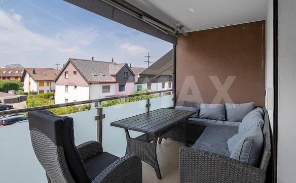 Immobilie in Buttikon Sz - 4.5-Zimmer-Wohnung mit sonnigem Balkon und hochwertiger Ausstattung... - Bild 9