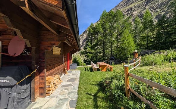 Immobilie in Täsch - Einzigartiges Alpenidyll - Chalet auf der Täschalp - Bild 1