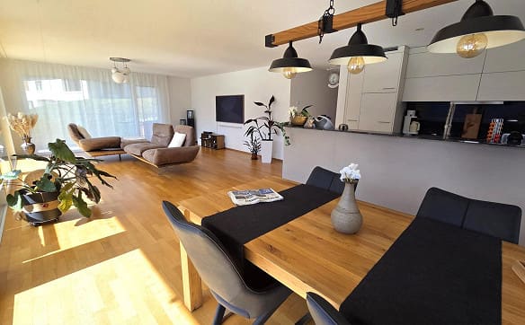 Immobilie in Heiligkreuz - Neuwertige, riesige 5 ½-Zimmer-Terrassenwohnung mit schönstem Talblick - Bild 15
