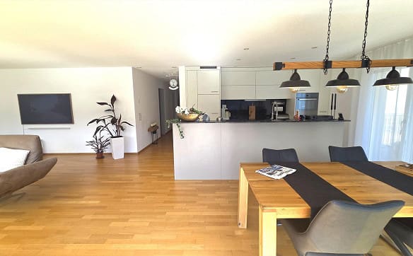 Immobilie in Heiligkreuz - Neuwertige, riesige 5 ½-Zimmer-Terrassenwohnung mit schönstem Talblick - Bild 17