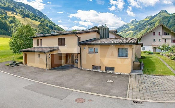 Immobilie in Wolfenschiessen - Wohnen mit Weitblick – Einfamilienhaus mit Einliegerwohnung und gro... - Bild 1