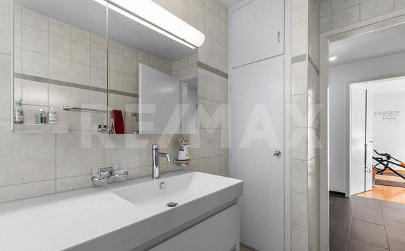 Immobilie in Landquart - Wohnkomfort mit Aussicht - 4 ½ Zimmer-Dachwohnung in gepflegtem Dre... - Bild 4