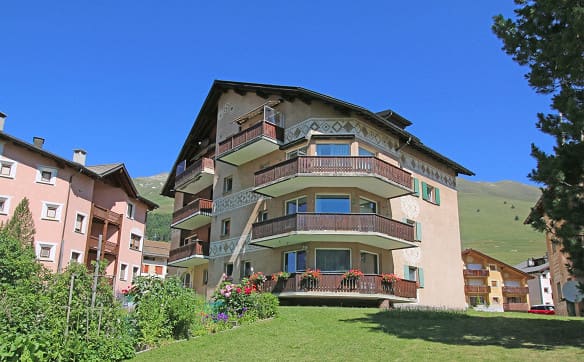 Immobilie in Zuoz - Sehr gepflegte 3.5-Zimmer-Dachwohnung mit Balkon - Bild 0