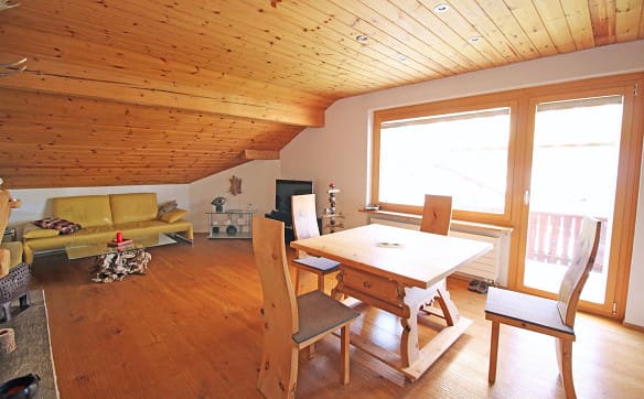 Immobilie in Zuoz - Sehr gepflegte 3.5-Zimmer-Dachwohnung mit Balkon - Bild 1