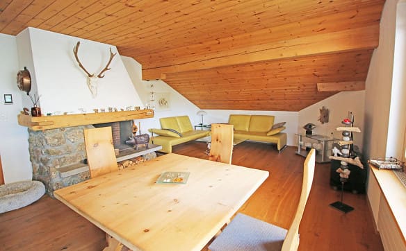 Immobilie in Zuoz - Sehr gepflegte 3.5-Zimmer-Dachwohnung mit Balkon - Bild 2