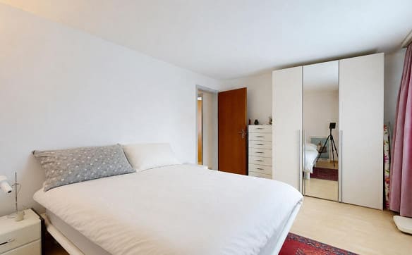 Immobilie in Rüfenacht Be - Gepflegte 3.5 Zimmer Wohnung mit Cheminée und Balkon - Bild 4