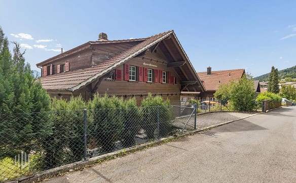 Immobilie in Hilterfingen - ImmoWyss -  Zweifamilienhaus an beliebter Wohnlage in Hilterfingen - Bild 1