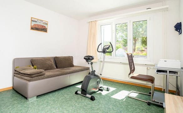 Immobilie in Dorf - 3.5-Zimmerwohnung im Hochparterre mit Balkon und vielseitigen Neben... - Bild 9