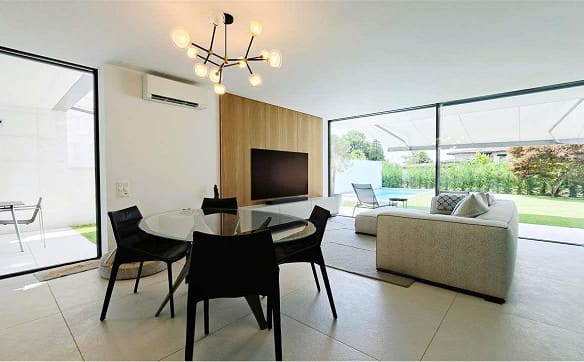 Immobilie in Villa Luganese - Villa contemporanea con piscina a Villa Luganese - Bild 1