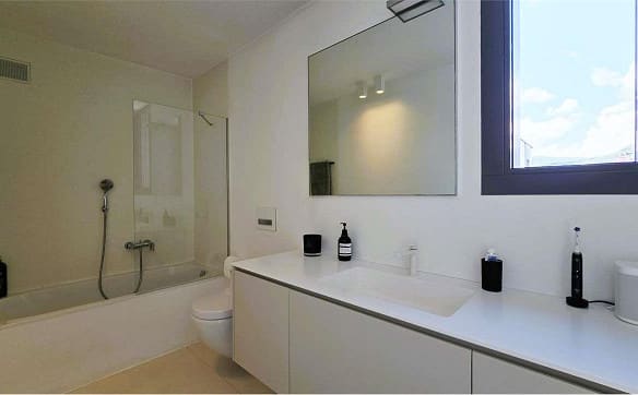 Immobilie in Villa Luganese - Villa contemporanea con piscina a Villa Luganese - Bild 10
