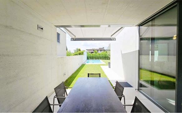 Immobilie in Villa Luganese - Villa contemporanea con piscina a Villa Luganese - Bild 4