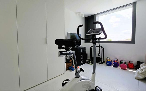 Immobilie in Villa Luganese - Villa contemporanea con piscina a Villa Luganese - Bild 8