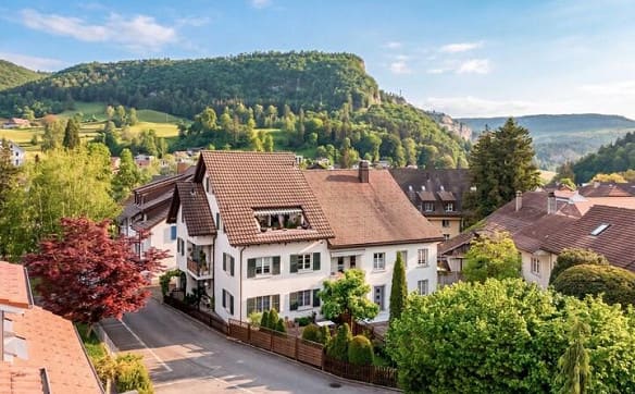 Immobilie in Mümliswil - FLÄCHENWUNDER IM DORFKERN - Bild 0