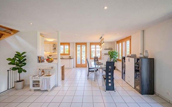 Immobilie in Iseltwald - PRÄCHTIGE AUSSICHTEN IN ISELTWALD - SCHMUCKES CHALET OBERHALB VOM B... - Bild 2