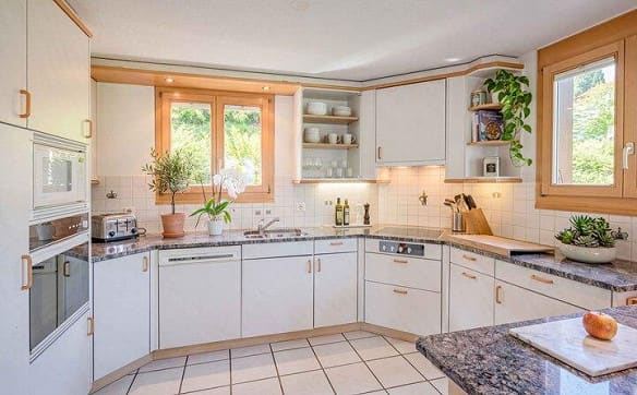 Immobilie in Iseltwald - PRÄCHTIGE AUSSICHTEN IN ISELTWALD - SCHMUCKES CHALET OBERHALB VOM B... - Bild 3