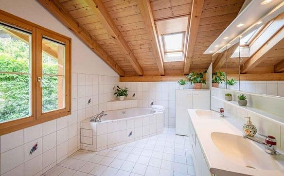 Immobilie in Iseltwald - PRÄCHTIGE AUSSICHTEN IN ISELTWALD - SCHMUCKES CHALET OBERHALB VOM B... - Bild 5