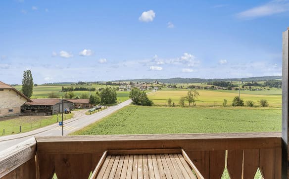 Immobilie in Seedorf Be - Viel Platz, viel Holz, viel Aussicht – 4.5 Zimmer im Berner Seeland - Bild 0