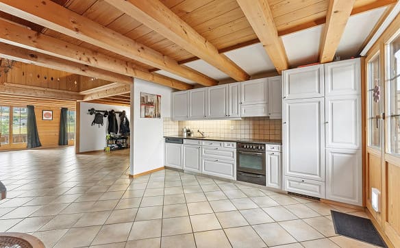 Immobilie in Seedorf Be - Viel Platz, viel Holz, viel Aussicht – 4.5 Zimmer im Berner Seeland - Bild 8