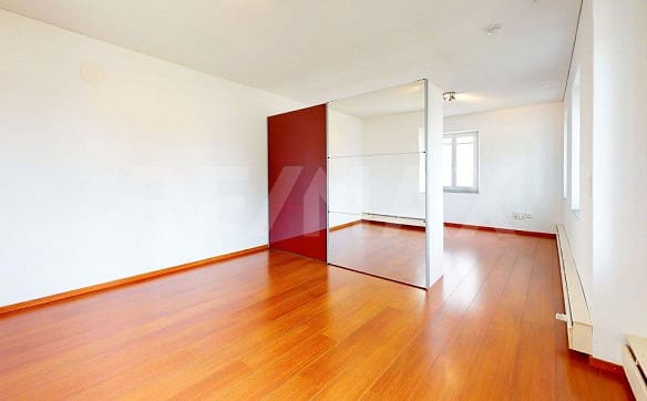 Immobilie in Uzwil - Teilrenoviertes Einfamilienhaus mit viel Platz und Potenzial - Bild 3