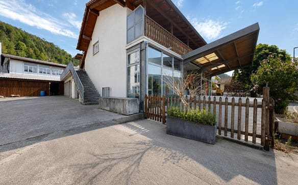 Immobilie in Kleinlützel - 5.5-Zimmer-Einfamilienhaus mit Garagen und Schopf mit viel Potenzial - Bild 0