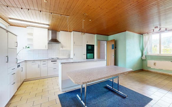 Immobilie in Kleinlützel - 5.5-Zimmer-Einfamilienhaus mit Garagen und Schopf mit viel Potenzial - Bild 2