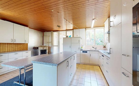 Immobilie in Kleinlützel - 5.5-Zimmer-Einfamilienhaus mit Garagen und Schopf mit viel Potenzial - Bild 3