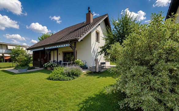 Immobilie in Breitenbach - Freistehendes 5.5-Zimmer-Einfamilienhaus mit Garage - Bild 0