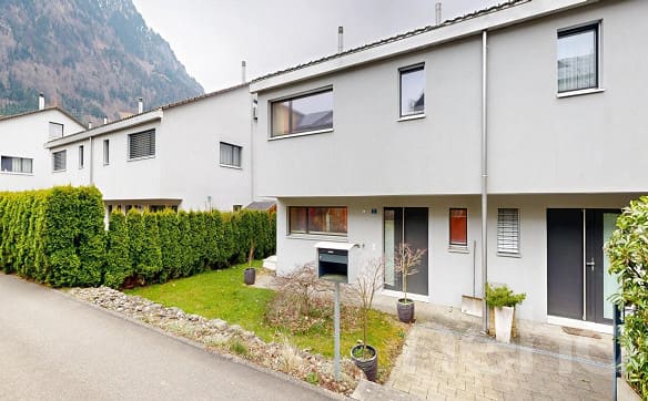 Immobilie in Morschach - Grosszügiges Doppeleinfamilienhaus an familienfreundlicher Lage - Bild 0