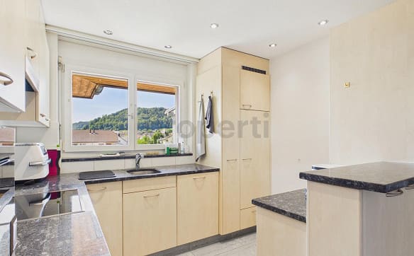 Immobilie in Schafisheim - Sonniger Balkon/Wintergarten, zwei Garagenboxen und Partykeller zur... - Bild 5