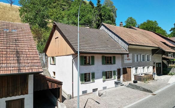 Immobilie in Würenlingen - Charmantes, renoviertes 4.5-Zimmer-Einfamilienhaus mit Erweiterungs... - Bild 0