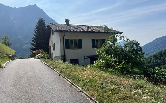 Immobilie in Marolta - Casa 7.5 locali con bel giardino  / Haus mit schönem Garten - Bild 1