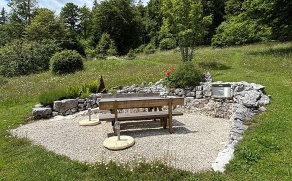 Immobilie in Orvin - Exklusives Ferienhaus mit grossem Umschwung an äusserst ruhiger Lage - Bild 15