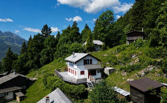 Immobilie in Näfels - Freistehendes Ferienhaus mit traumhaften Ausblick auf den Walensee ... - Bild 2