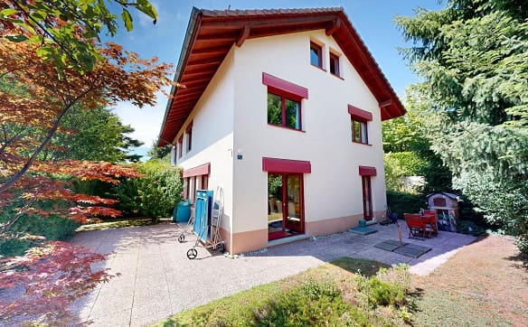 Immobilie in Epalinges - A charming family home with a garden in the heart of Épalinges - Bild 0
